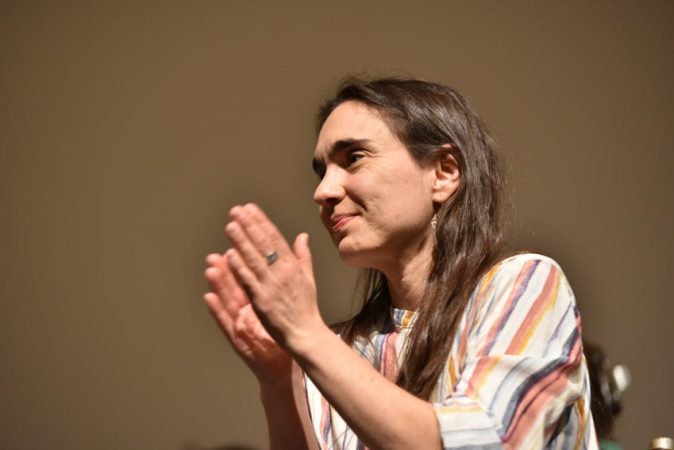 Katherine Jerkovic lors de la cérémonie d'ouverture du festival Vues du Québec de Florac en avril 2023- Photo Christian Ayesten